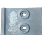 İki yuvarlak bağlantı deliği olan dikdörtgen metal sıyırıcı palet. Beton santrallerinde mikser tamburunun temizliği için kullanılır.