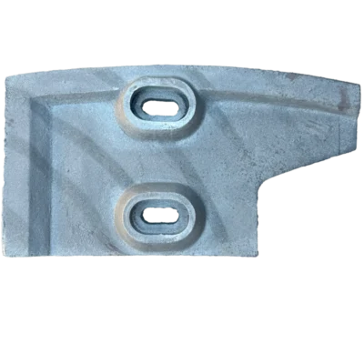 İki oval montaj deliği olan, kavisli ve çıkıntılı metal sıyırıcı palet. Beton santrallerinde mikser tamburunun temizliği için kullanılır.